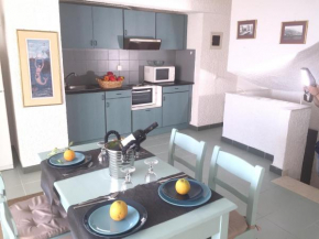 Chic seaside apartment in Akrogiali - 60 sqm - Sea view